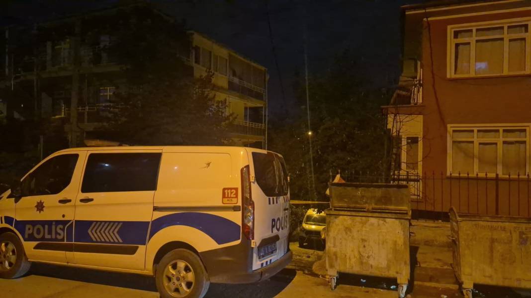 Bir dairede 3 kişinin cesedi bulundu! 2